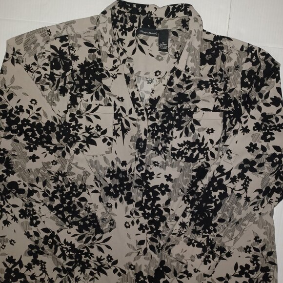 MAGGIE BARNES CONVERTIBLE SLEEVE FLORAL PRINT BUTTON DOWN SHIRT - Picture 7 of 15